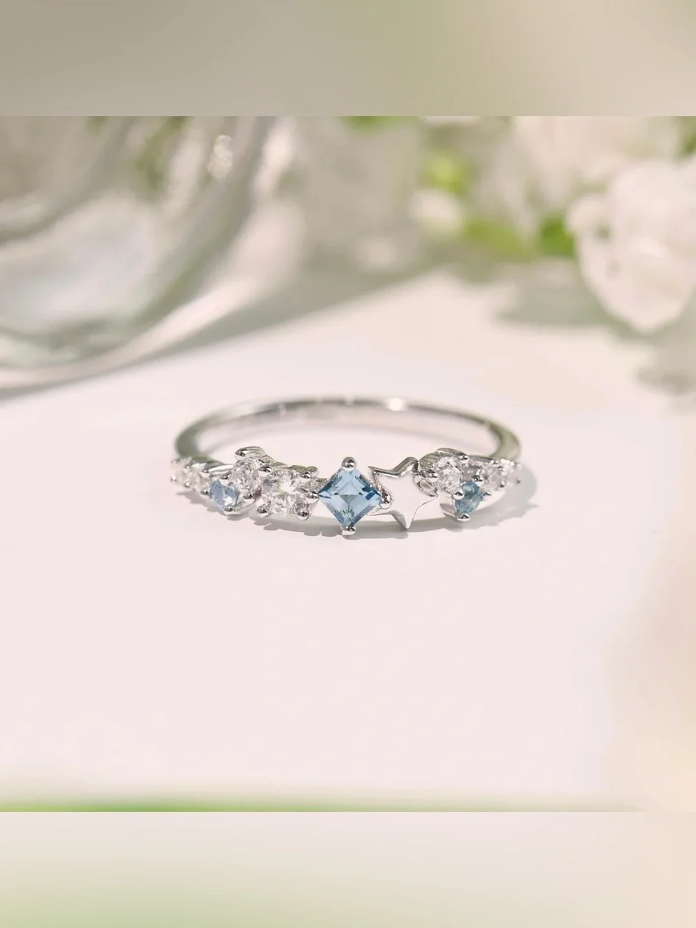 Star Inlaid Zircon Ring